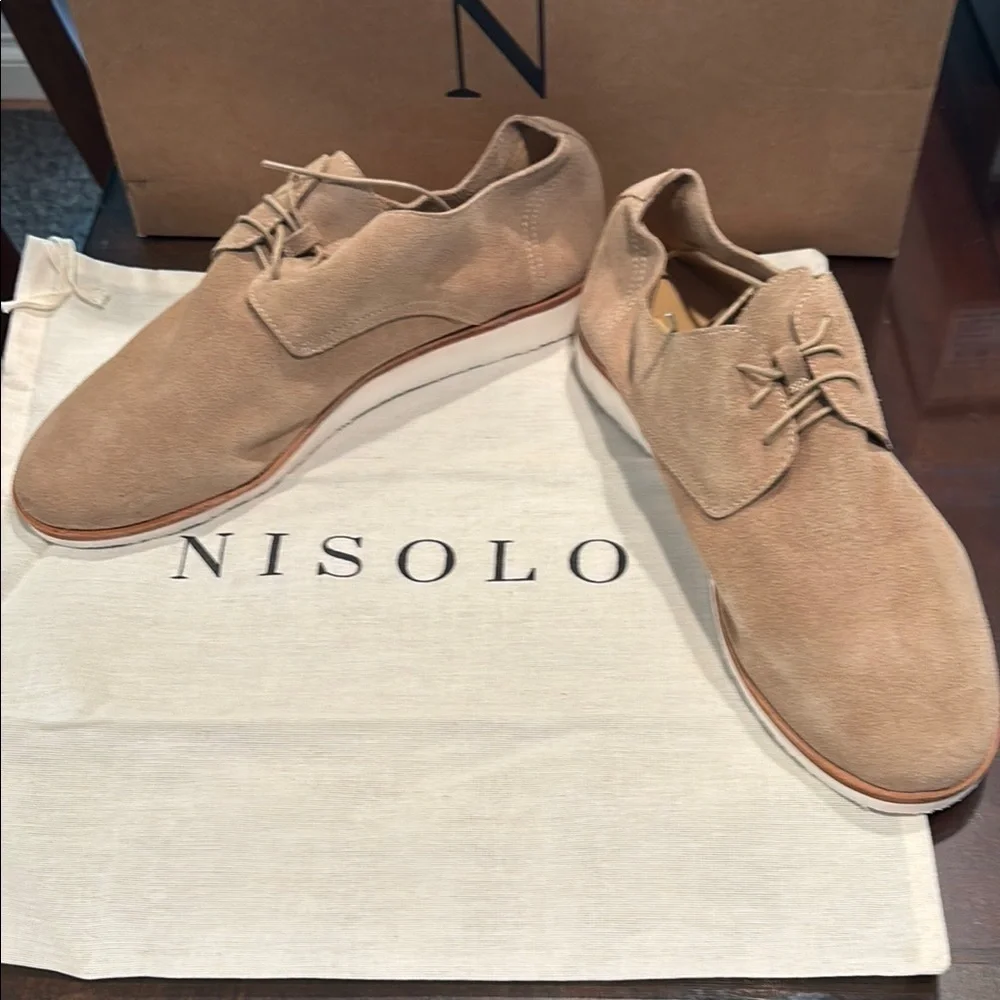 Nisolo Travel Derby in soft suede leather size 9.5